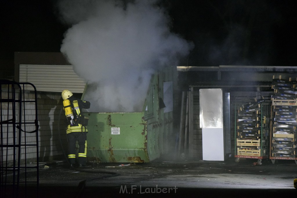 Feuer Papp Presscontainer Koeln Hoehenberg Bochumerstr P031.JPG - Miklos Laubert